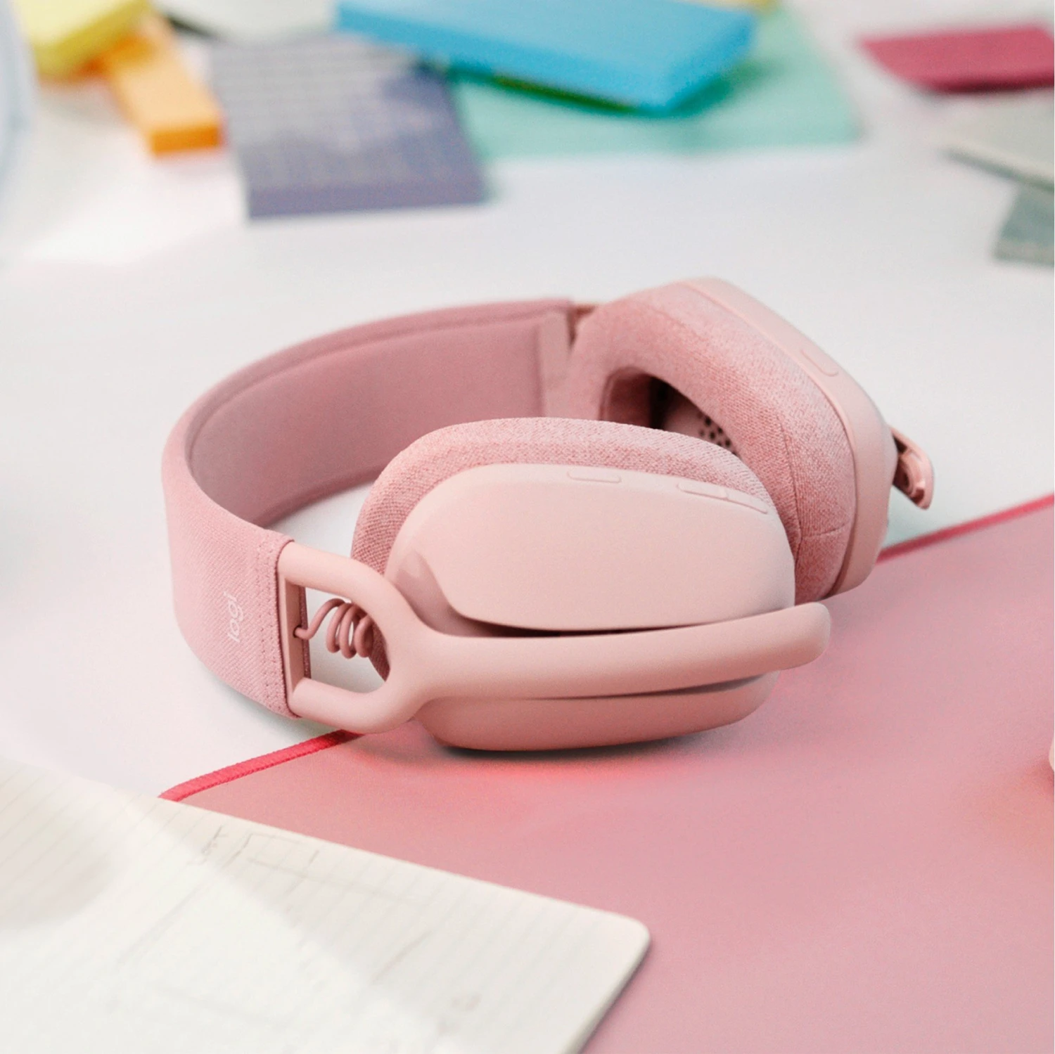 Logitech - Zone Vibe 100 Lightweight Wireless Over Ear Headphones - Noise Canceling Microphone - ROSE 5 Logitech - Zone Vibe 100 Lightweight Wireless Over Ear Headphones - Noise Canceling Microphone - ROSE - Afbeelding 5